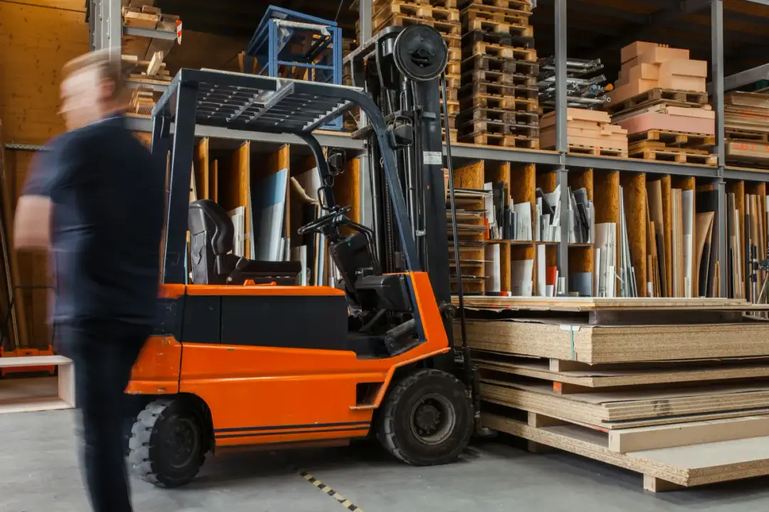 Producent wyrobów gumowych – czym kierować się przy zakupie produktów dla swojego zakładu?