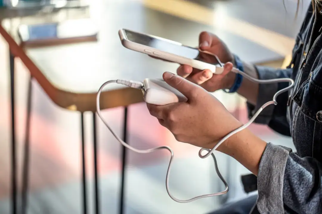 Jak dbać o baterię w iPhone? 5 nawyków, które realnie przedłużą jej życie