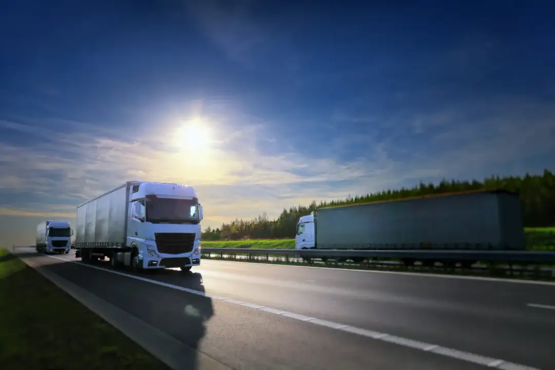 Rola pneumatyki w transporcie: Sprawne sprężarki do samochodów ciężarowych
