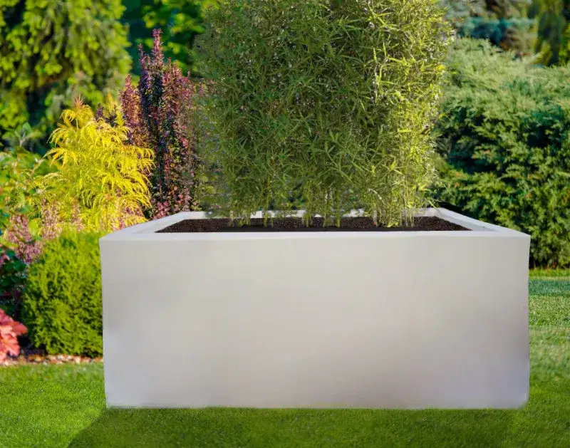 Bacs à fleurs en béton préfabriqué : styles variés pour tous les espaces