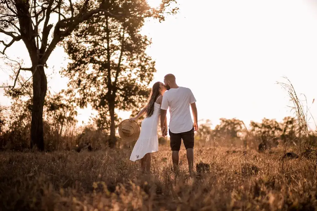 Emocje zatrzymane w kadrze – postaw na doświadczonego fotografa ślubnego!