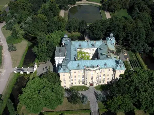 Zamek w Rydzynie: fascynująca historia, atrakcje i praktyczne informacje