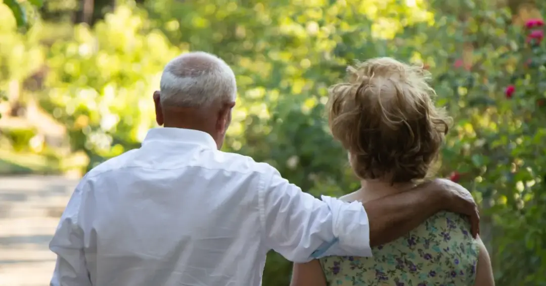 W jakim kraju ludzie żyją najdłużej? Odkryj sekrety długowieczności