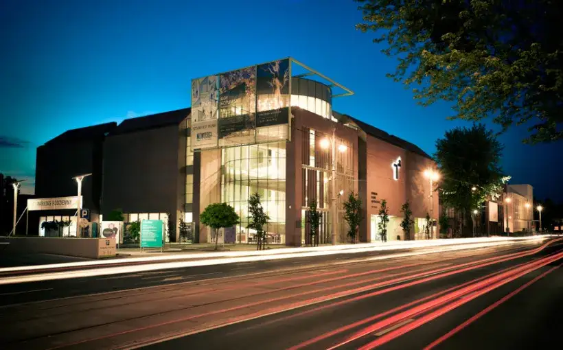 Muzeum sztuki współczesnej Toruń - aktualne wystawy i godziny otwarcia