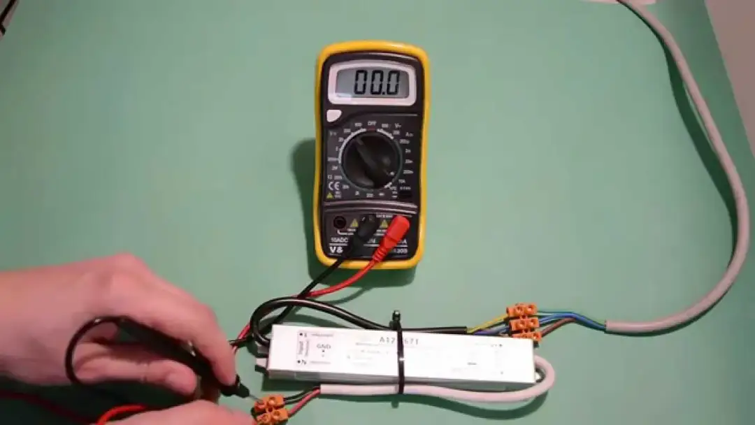 Jak zmierzyć prąd miernikiem - uniknij błędów i mierz skutecznie