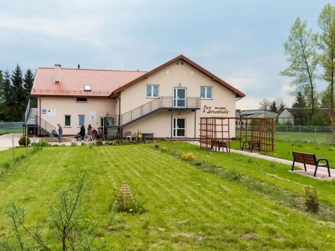 Dom Opieki Marianówka Polaki: Przewodnik dla rodzin czy to dom?