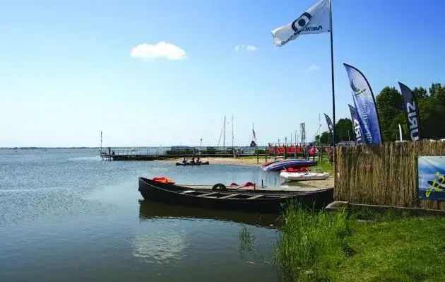 Gdzie leżą Dąbki nad morzem? Odkryj ich wyjątkową lokalizację