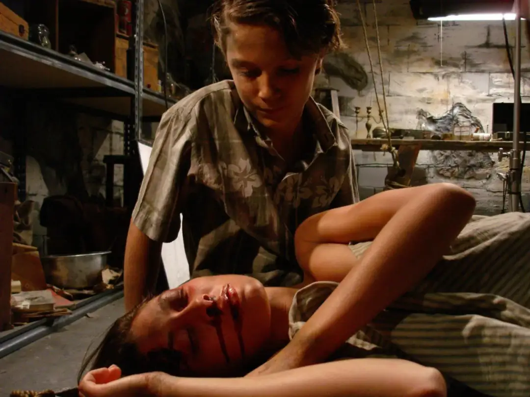 Dziewczyna z sąsiedztwa: horror oparty na faktach. Dlaczego szokuje?