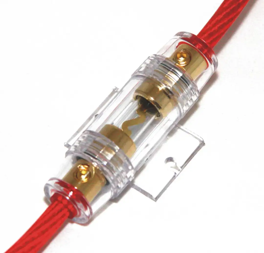 Oto kroki bezpiecznego podłączenia bezpiecznika. Uniknij zwarcia!