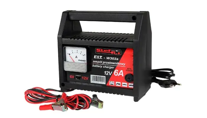 Czym się różni prostownik od ładowarki – uniknij kosztownych błędów