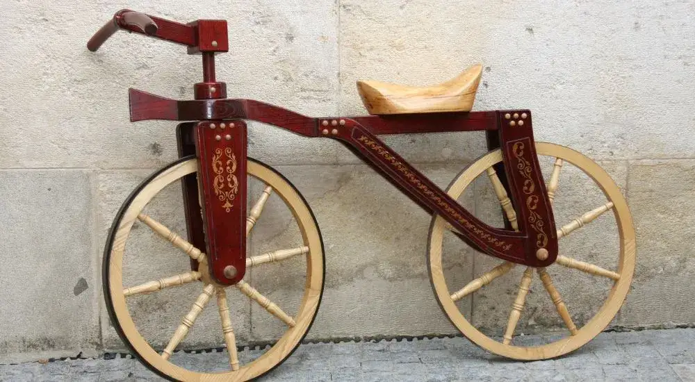 Kto wynalazł bicykl? Odkryj tajemnice jego powstania i ewolucji
