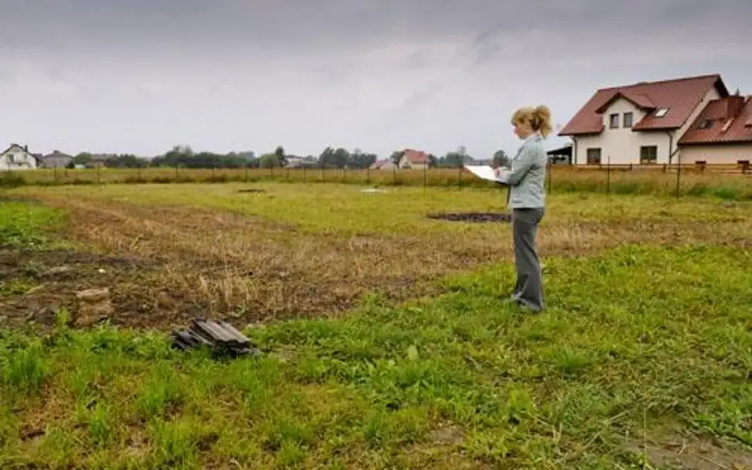 Jakie odszkodowanie za przekopanie działki? Poznaj kluczowe czynniki