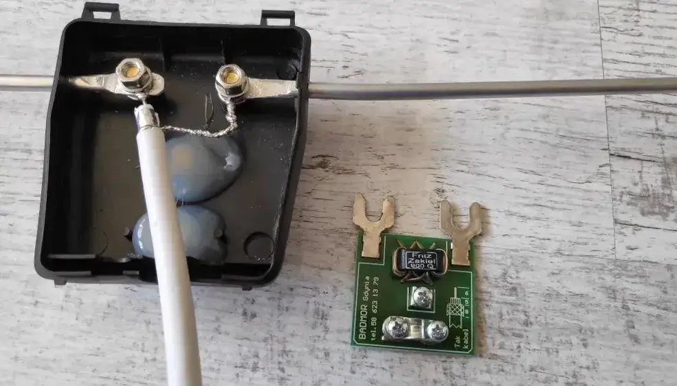 Jak zrobić antenę FM do wieży, aby poprawić odbiór radia