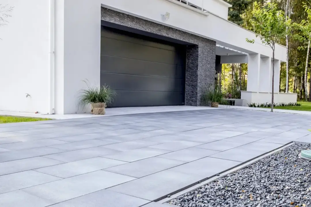 Jak utwardzić podjazd do domu - proste metody i najczęstsze błędy