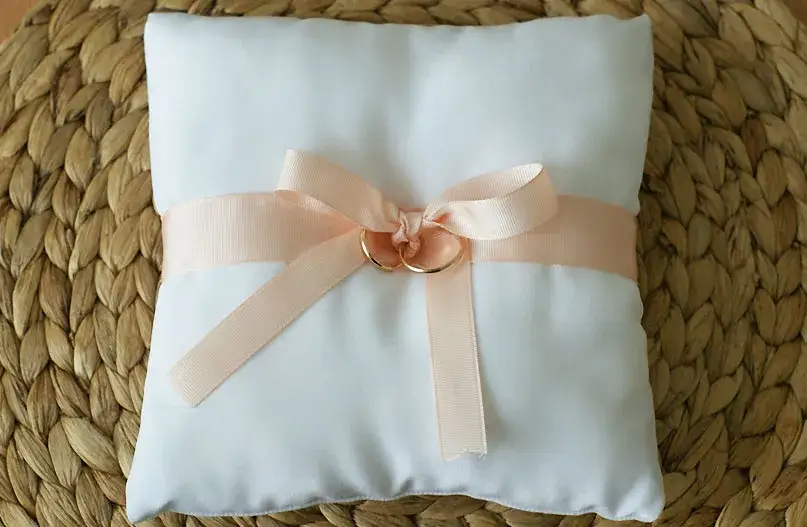 Jak zrobić poduszkę na obrączki - proste metody DIY dla wyjątkowego dnia