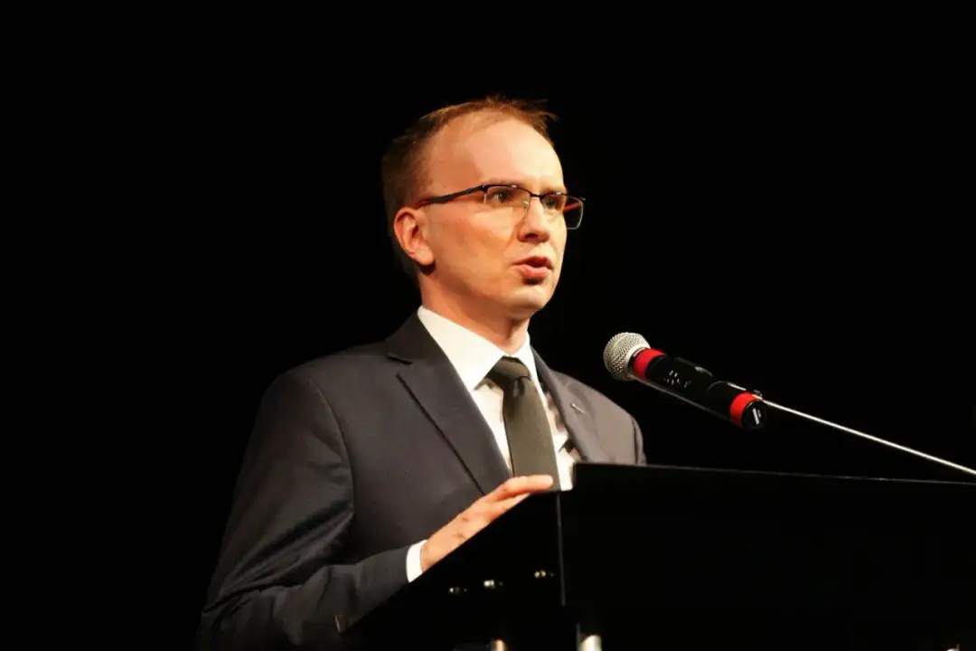 Ile zarabia przewodniczący rady osiedla? Zaskakujące fakty o wynagrodzeniu