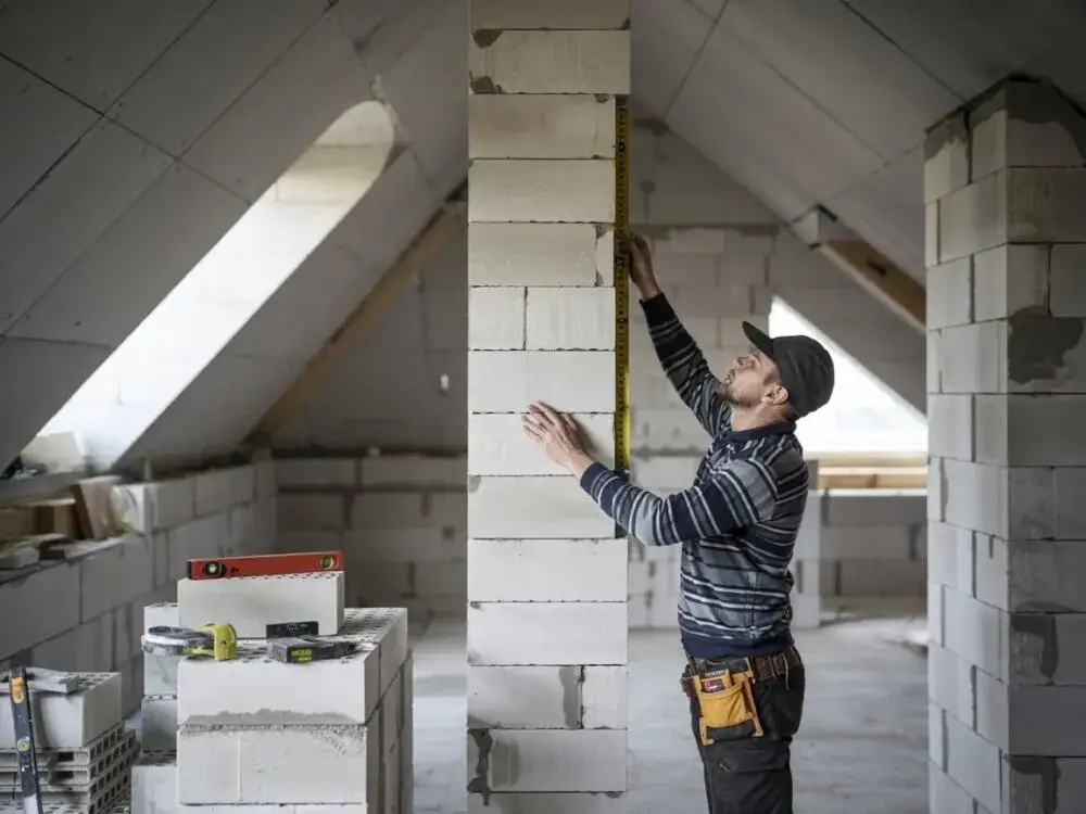 Jak zbudować ściankę działową na poddaszu? Poradnik Krok po Kroku