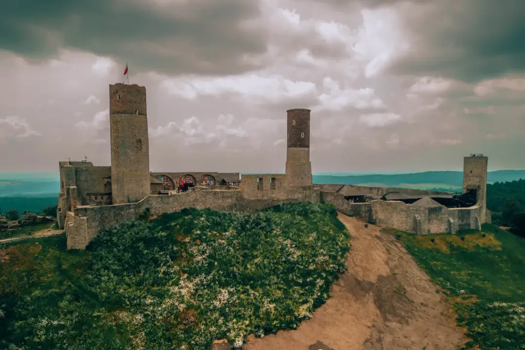 Zamek królewski w Chęcinach - historia, atrakcje i praktyczne informacje