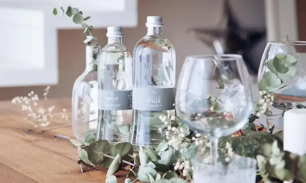 Ile napojów na wesele? Przeliczniki i porady, by nic nie zabrakło!