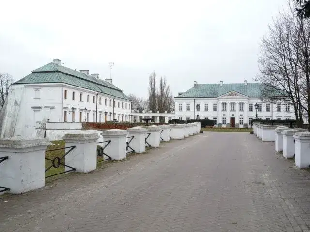 Pałac w Kocku: historia, architektura i tajemnice do odkrycia