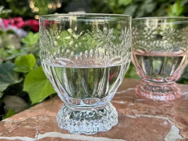 Szklanki do koktajli: Jaki wybrać? Poradnik eksperta