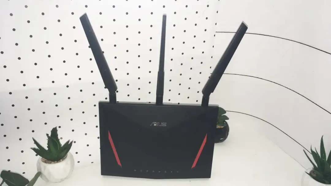 Jak ustawić 4 anteny w routerze, aby poprawić zasięg i sygnał