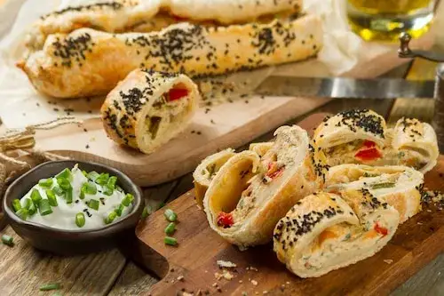 Pyszne ciasto na grilla, które zaskoczy Twoich gości i zachwyci smakiem