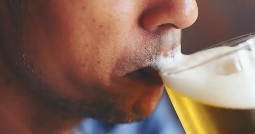 Czy alkohol podnosi cholesterol? Szokujące skutki dla zdrowia