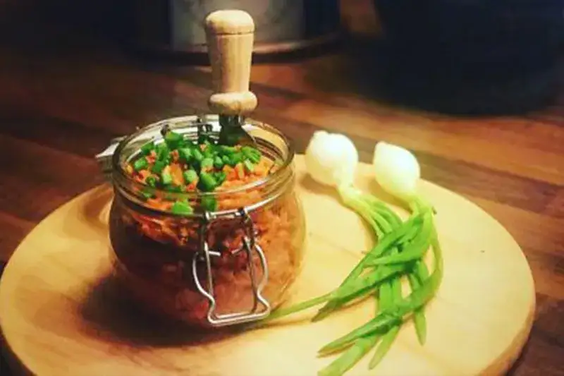 Jak zrobić paprykarz szczeciński – prosty przepis na pyszny smak