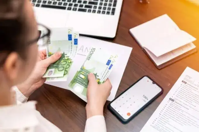 Gdzie wziąć pożyczkę dla zadłużonych? Sprawdź opcje i uniknij pułapek!