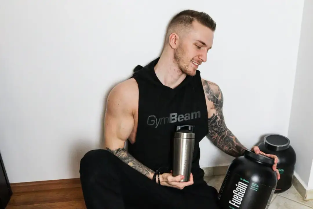 Shake proteinowy przed czy po treningu - co wybrać dla lepszych efektów?