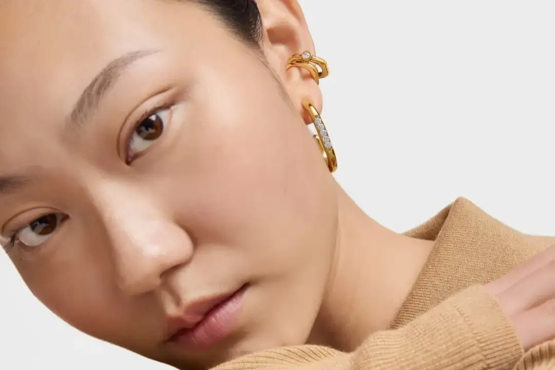 Czy pozłacana biżuteria czernieje? Oto powody i jak temu zapobiec