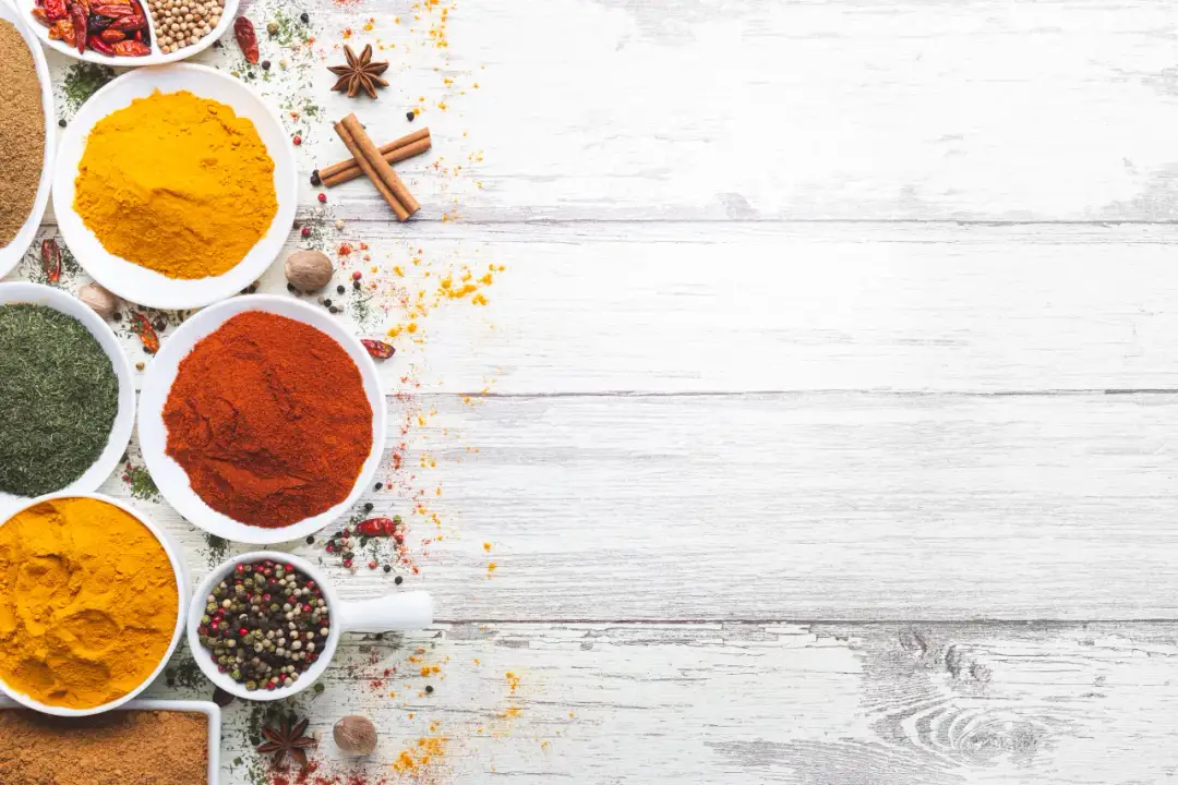 Poznaj najlepsze przyprawy do indyka: zasady doprawiania i smaczne kombinacje