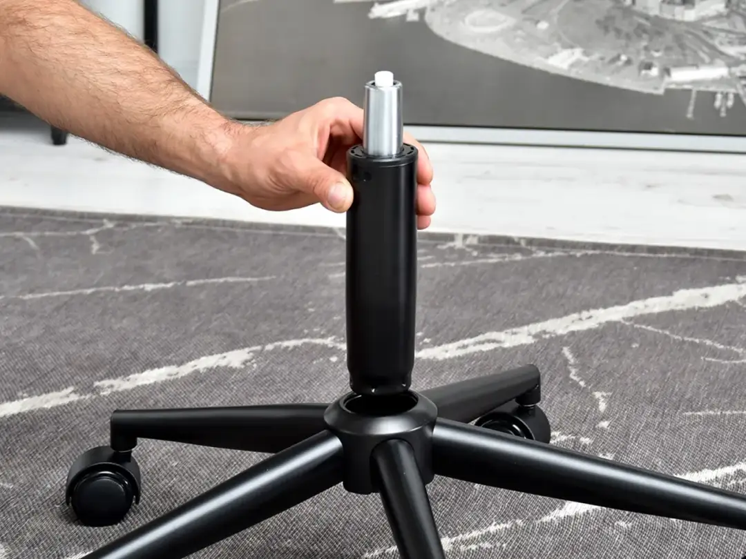 Jak zamontować kółka do krzesła obrotowego - proste kroki bez problemów