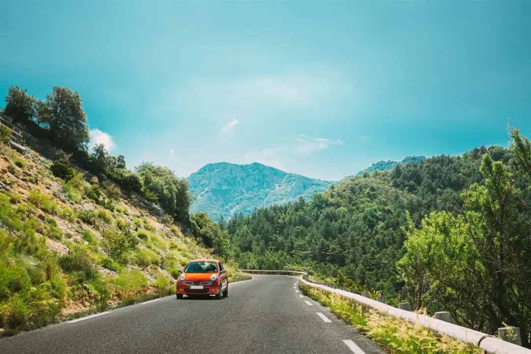 Park Naturalny Torcal de Antequera – jak zorganizować wycieczkę do skalnego miasta?
