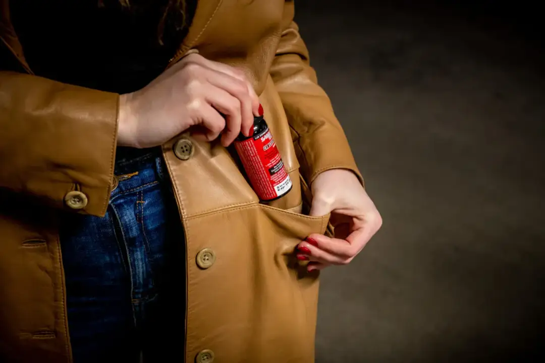 Gaz pieprzowy stożek czy strumień – który wybór zapewni większe bezpieczeństwo?