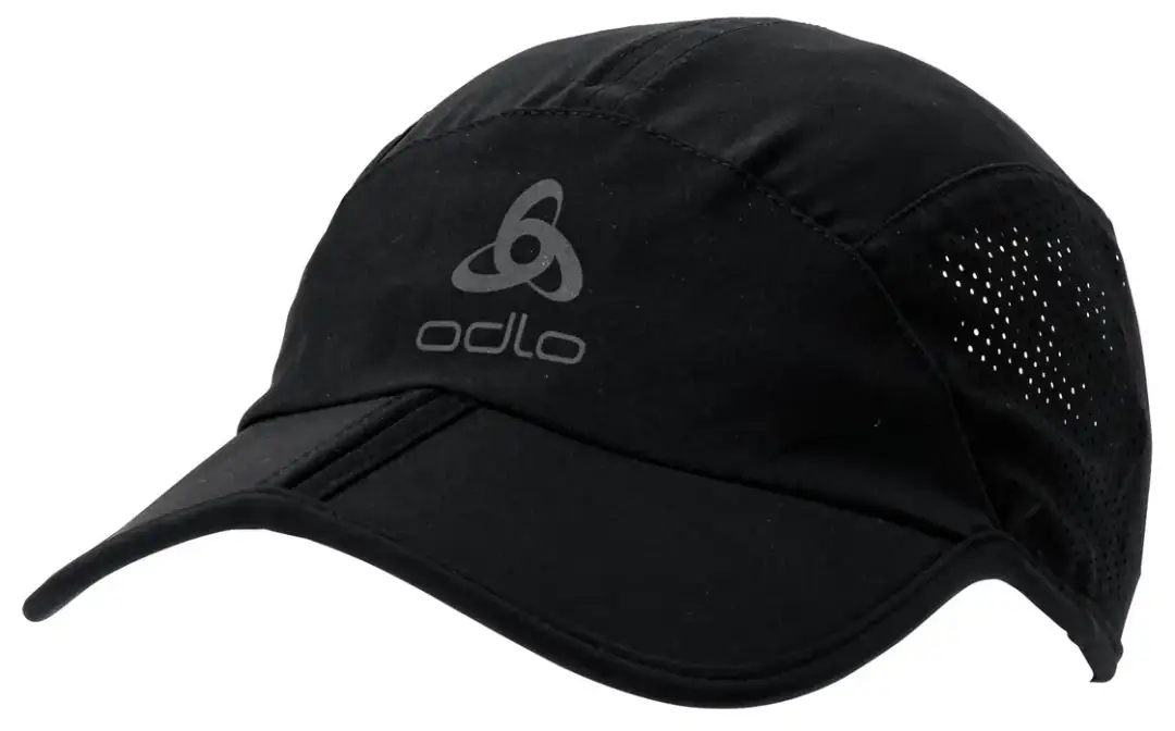 Czarna czapka w upał: Mit czy ochrona przed udarem słonecznym?