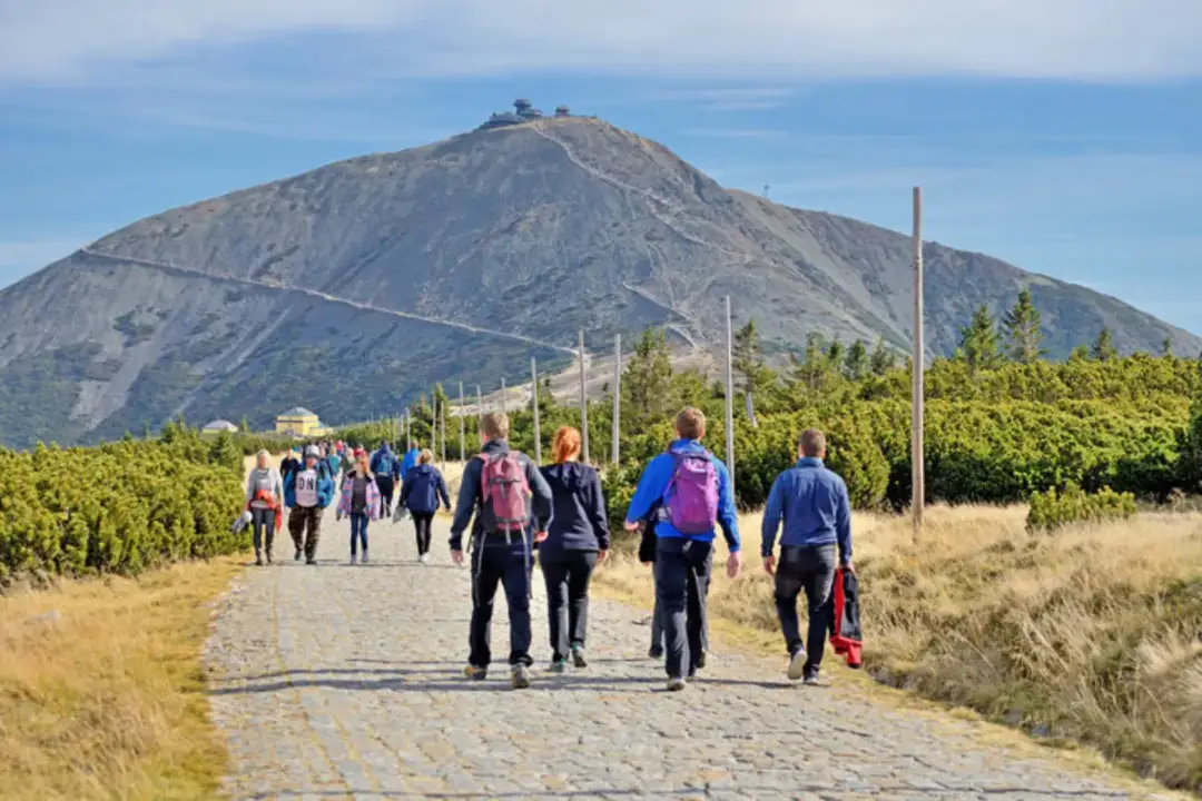 Ciekawe szlaki w Karpaczu: najlepsze trasy do trekkingu