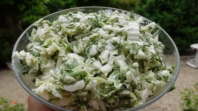 Sałatka jak z chińskiej restauracji - idealny przepis na smakowitość Sałatka jak z chińskiej restauracji - idealny przepis na smakowitość