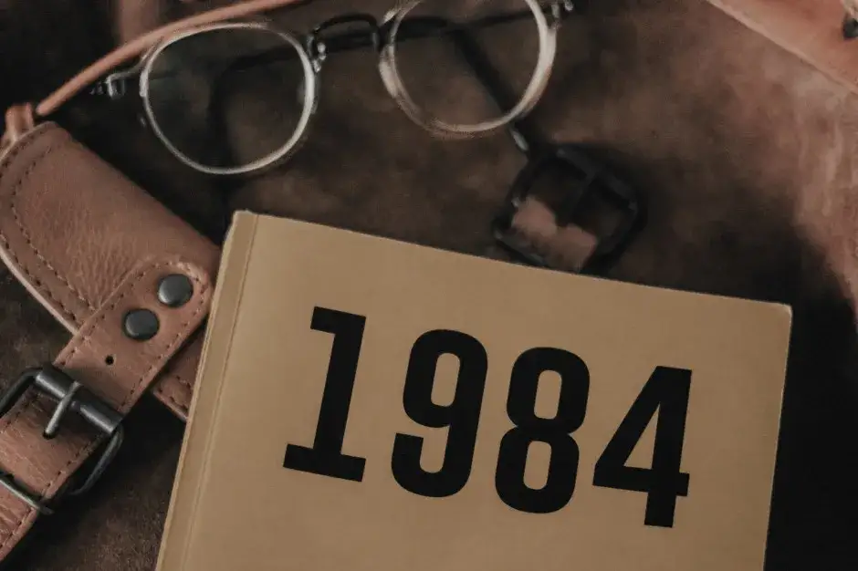 Kto jest autorem książki Rok 1984? Poznaj George'a Orwella i jego dzieło