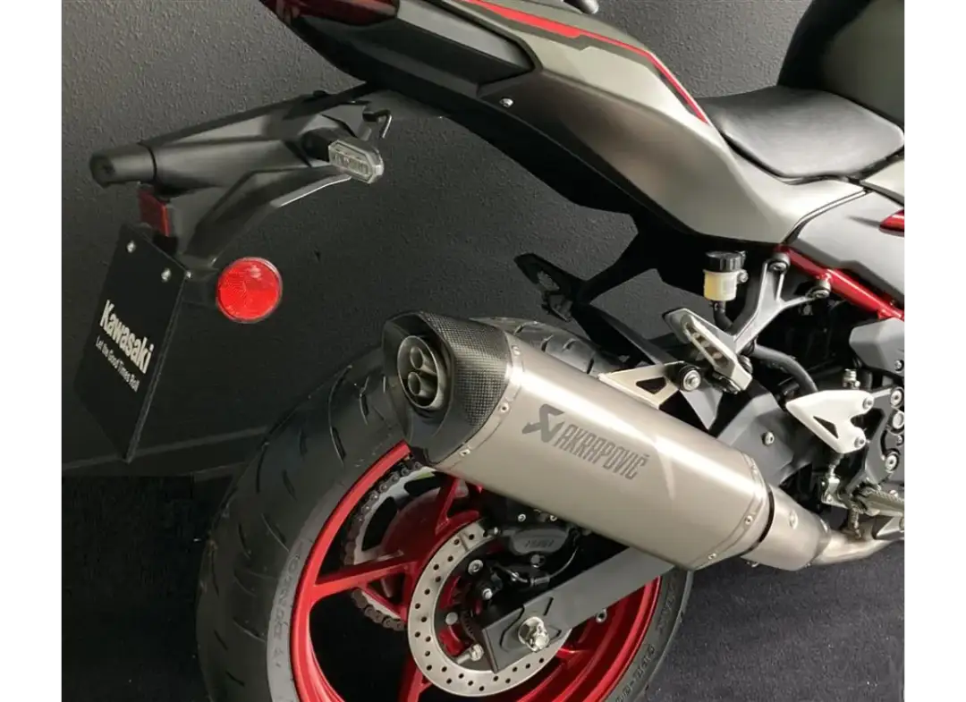 Ile kosztuje wydech Akrapovic? Sprawdź ceny i oszczędź na zakupie!