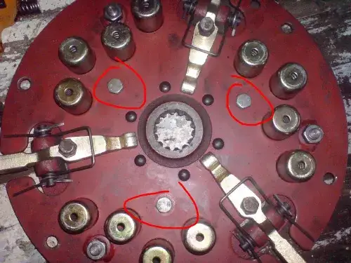 Jak założyć tarcze sprzęgła w T25 i uniknąć powszechnych błędów