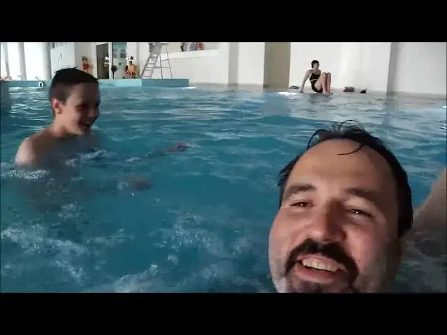 Dlaczego basen w Ustce przyciąga tłumy? Odkrywamy jego sekrety!