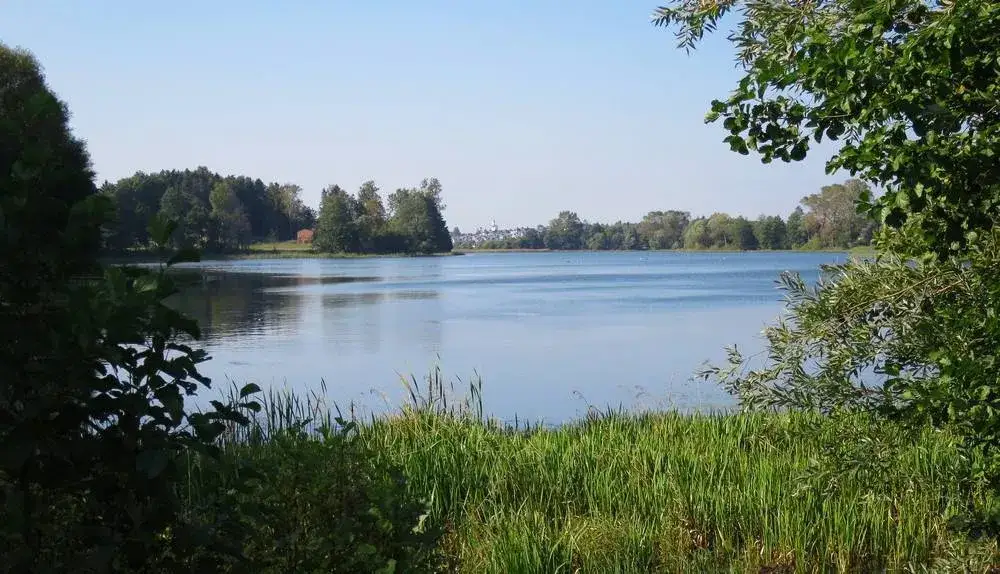 Jezioro Osowskie: Tajemnice, które musisz poznać i zobaczyć