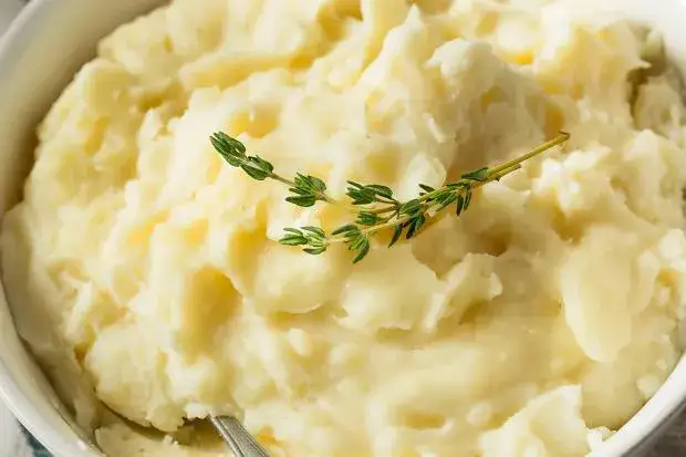 Puree ziemniaczane - przepis na pyszne i kremowe danie z ziemniaków