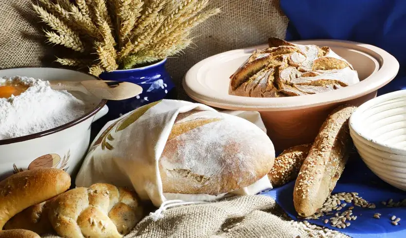 Pieczenie chleba: zjawisko fizyczne czy chemiczna reakcja?