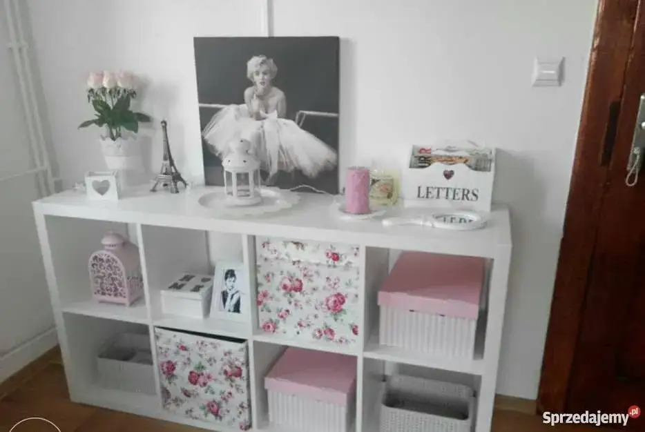 Regał jak Kallax: najlepsze alternatywy i inspiracje do aranżacji