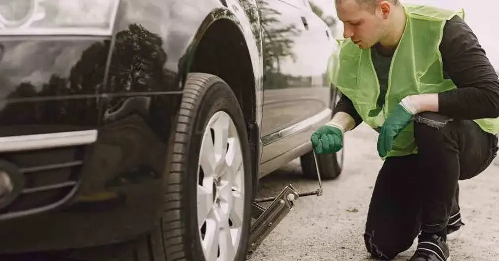 Gdzie podłożyć lewarek w Golfie 5? Bezpieczne punkty podparcia i częste błędy