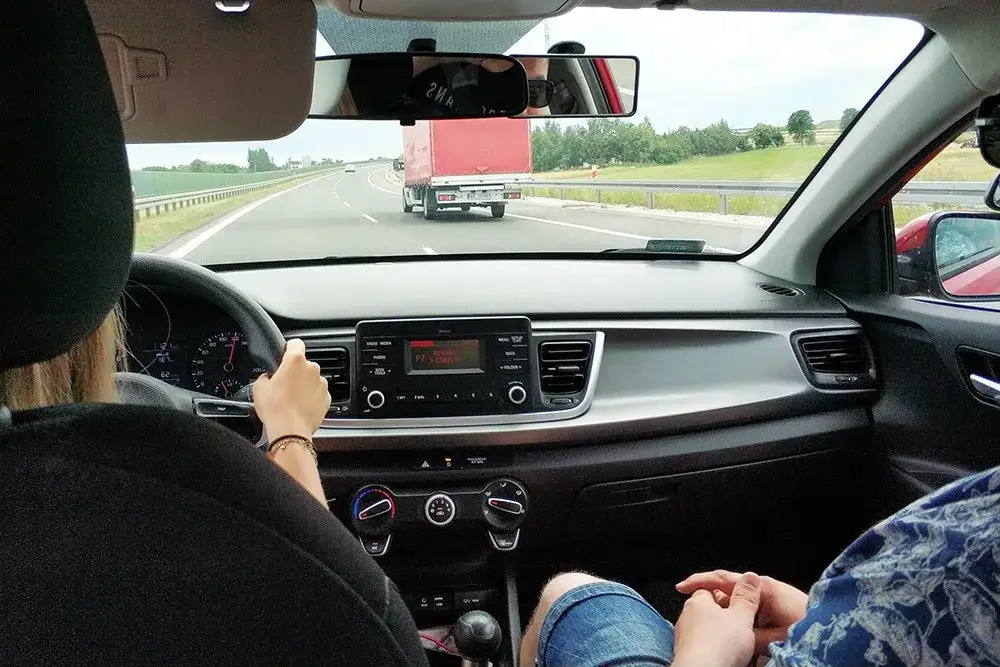 Czy nauka jazdy może jeździć po autostradzie? Oto, co musisz wiedzieć