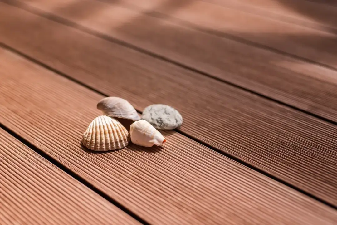 Jak malować deski tarasowe, aby uniknąć błędów i uzyskać trwały efekt